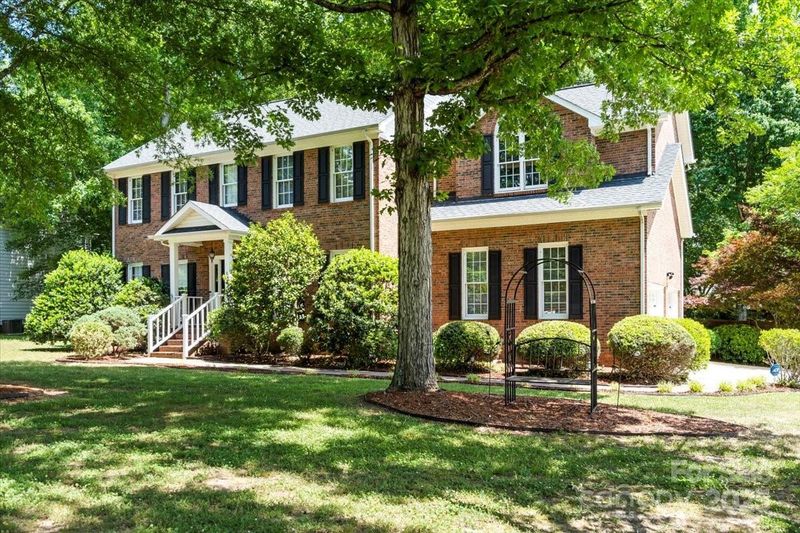 1261 Hawthorne Dr, Indian Trail, NC 28079