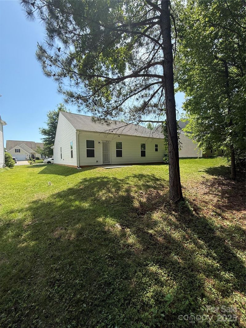 8708 Goldfields Dr, Charlotte, NC 28227