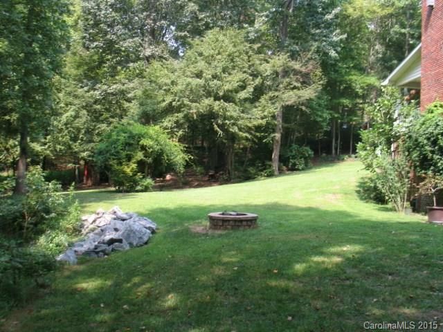 3902 Pine Cove Dr, Gastonia, NC 28056