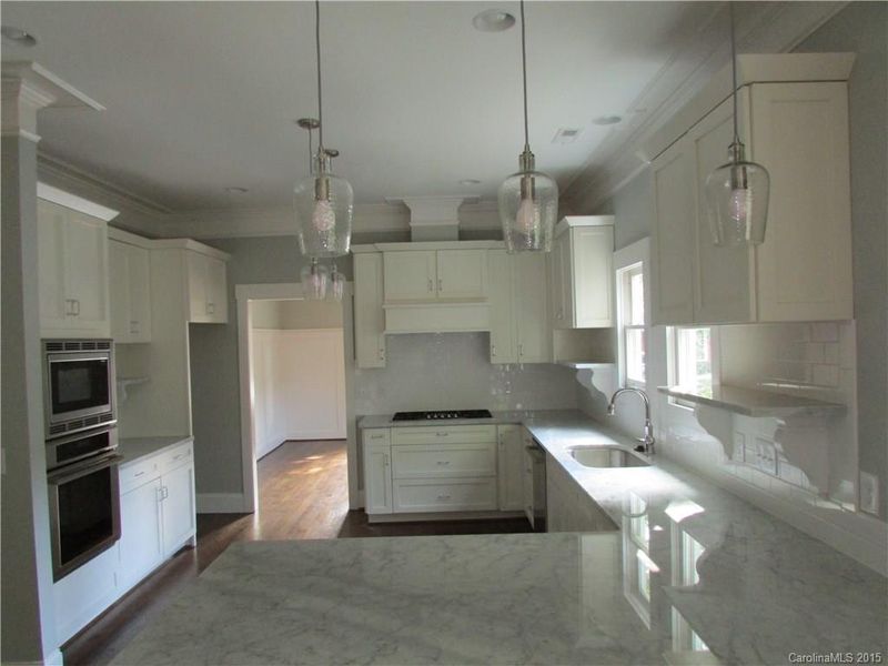 327 E Worthington Ave, Charlotte, NC 28203