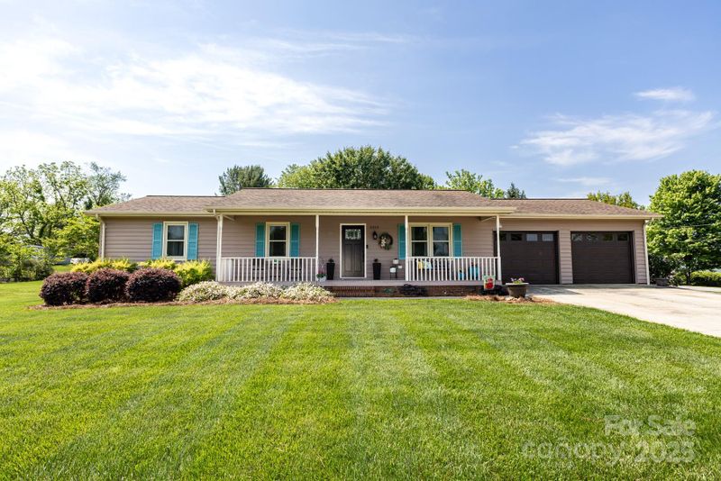 3310 46th Ave NE, Hickory, NC 28601