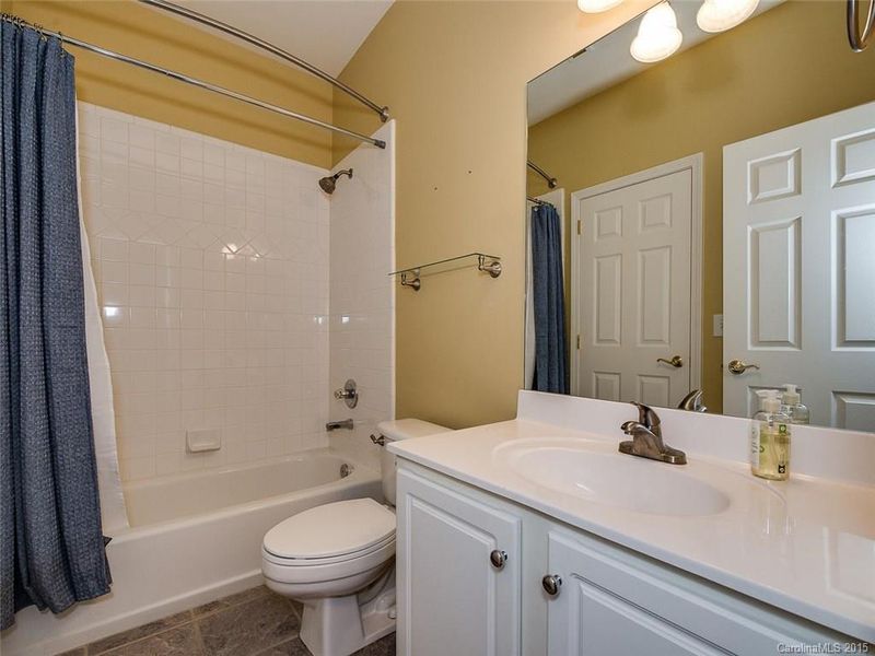 17736 Kings Point Dr #2, Cornelius, NC 28031