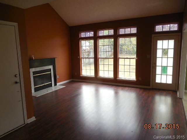 8519 Redstone View Dr, Charlotte, NC 28269