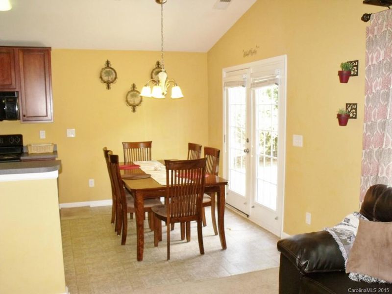 110 Edgington St #200, Mooresville, NC 28115