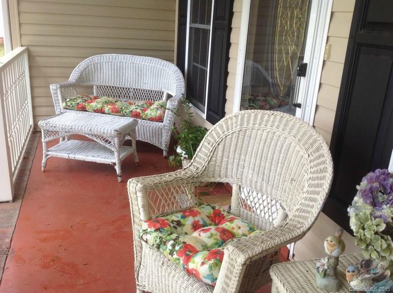 210 Simrill Ave, York, SC 29745