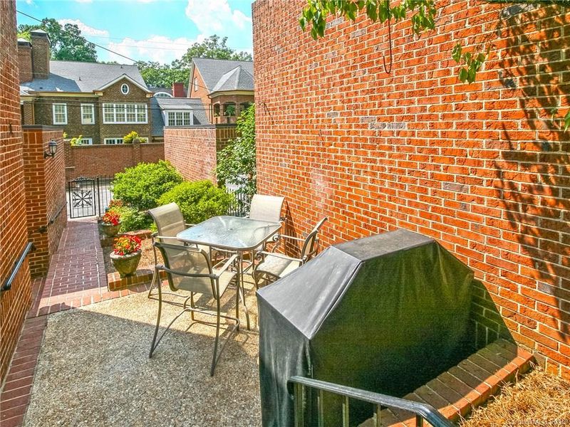2033 Queens Rd W #3, Charlotte, NC 28207