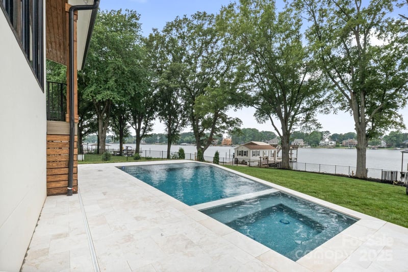 242 Shoreline Loop, Mooresville, NC 28117
