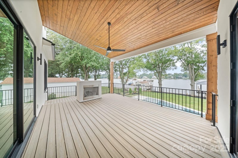 242 Shoreline Loop, Mooresville, NC 28117