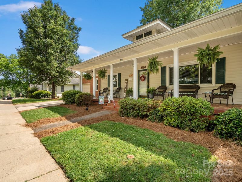 170 8th Ave, Cramerton, NC 28032