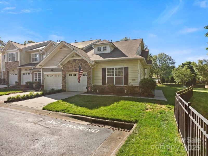 1219 Crown Vista Dr, Fort Mill, SC 29707