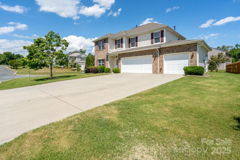 4321 Tucker Chase Dr, Midland, NC 28107