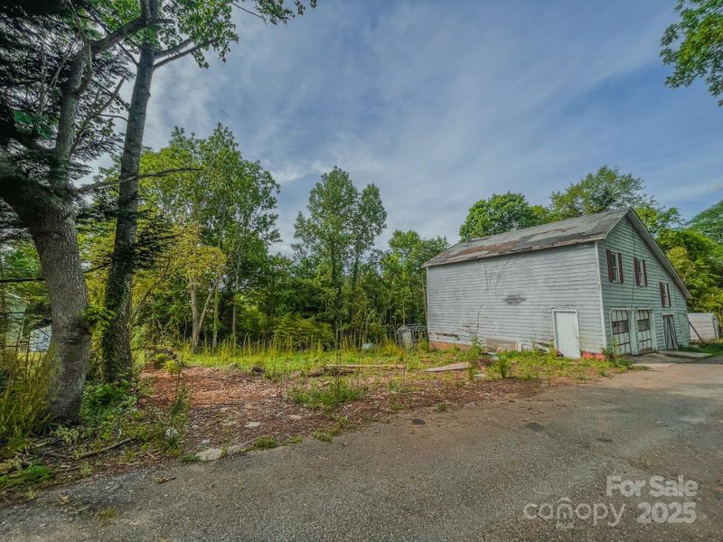 1590 Brookford Rd, Hickory, NC 28602