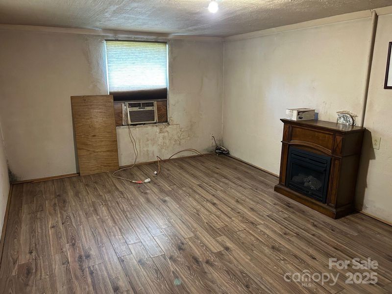 2703 E Greenbriar Rd, Statesville, NC 28625