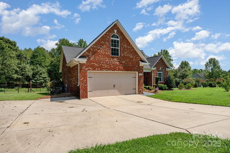 600 Old Hardin Rd, Dallas, NC 28034
