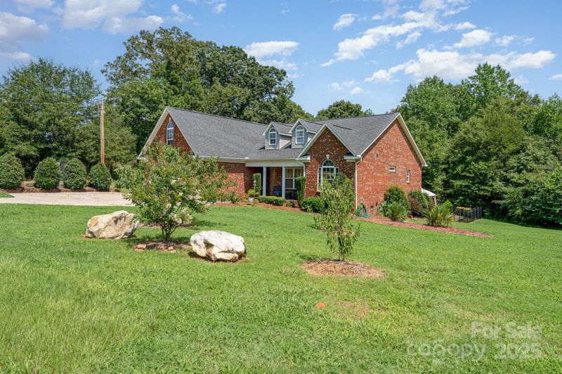 600 Old Hardin Rd, Dallas, NC 28034