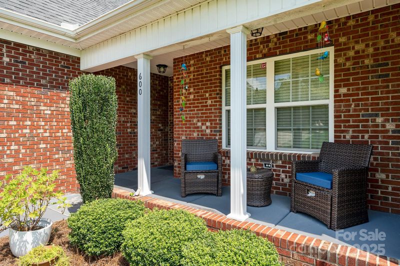 600 Old Hardin Rd, Dallas, NC 28034
