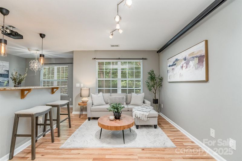 10421 Columbia Crest Ct, Charlotte, NC 28270