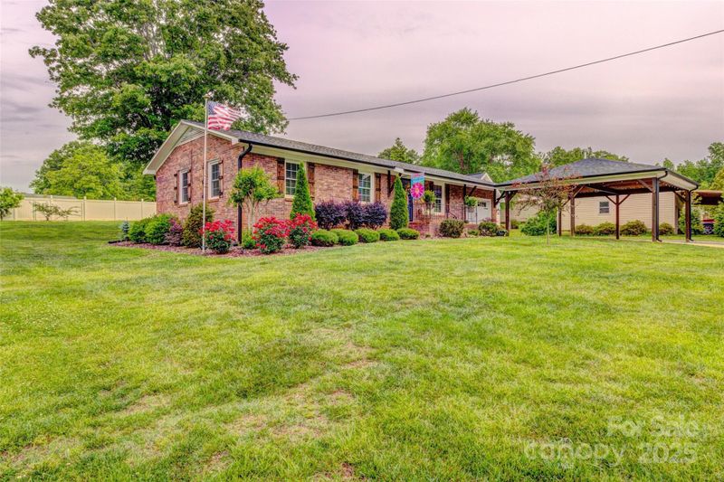 800 Sunset Rd, Cherryville, NC 28021