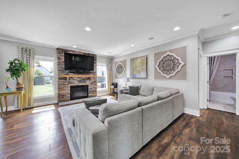 2015 Knocktree Dr, Indian Trail, NC 28079