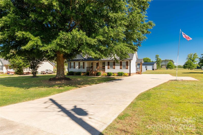1560 Springlake Rd, York, SC 29745