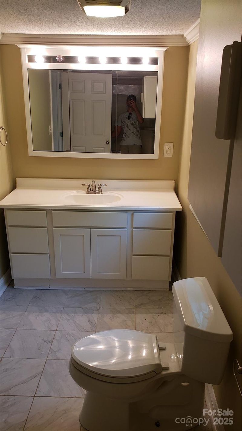 615 Grier St, Lincolnton, NC 28092
