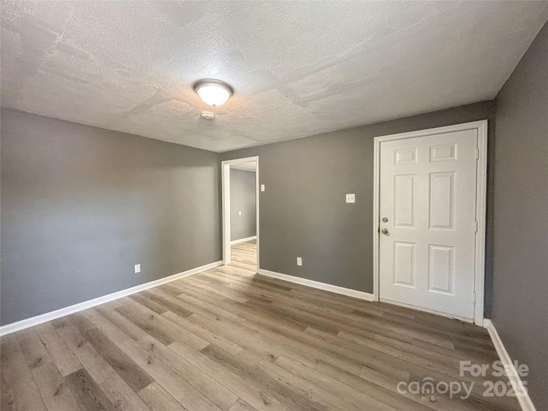 1464 19th Ave NE, Hickory, NC 28601