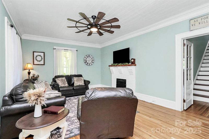 1105 S Point Rd, Belmont, NC 28012