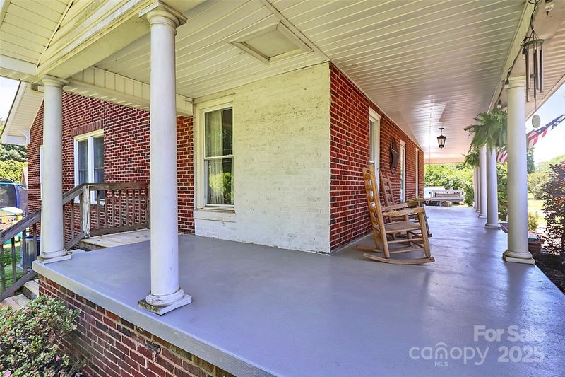 1105 S Point Rd, Belmont, NC 28012
