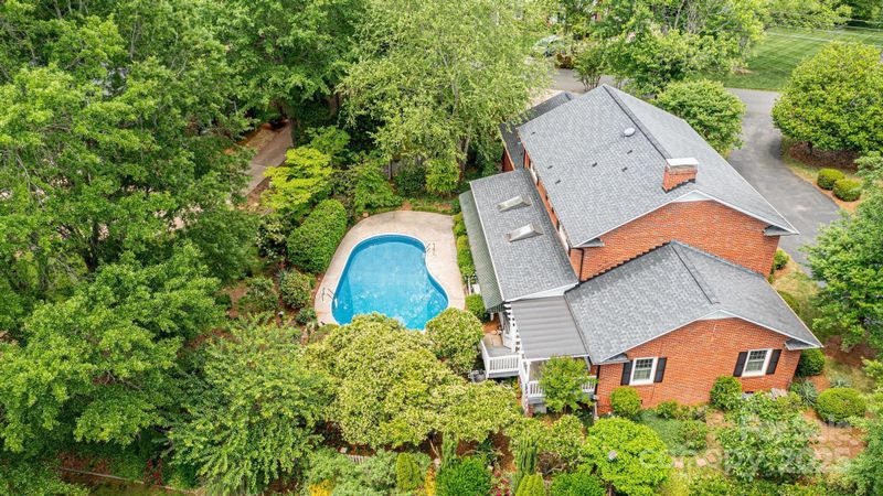 1285 10th Street Blvd NW, Hickory, NC 28601