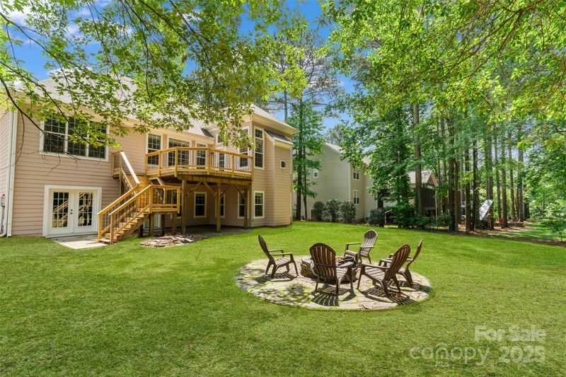 104 Whiterock Dr, Mount Holly, NC 28120