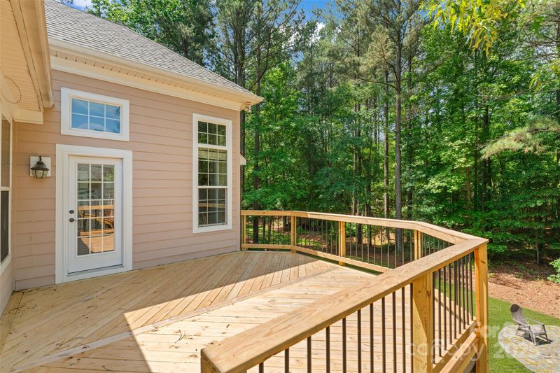 104 Whiterock Dr, Mount Holly, NC 28120