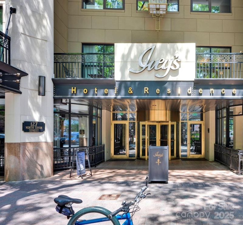 127 N Tryon St #404, Charlotte, NC 28202