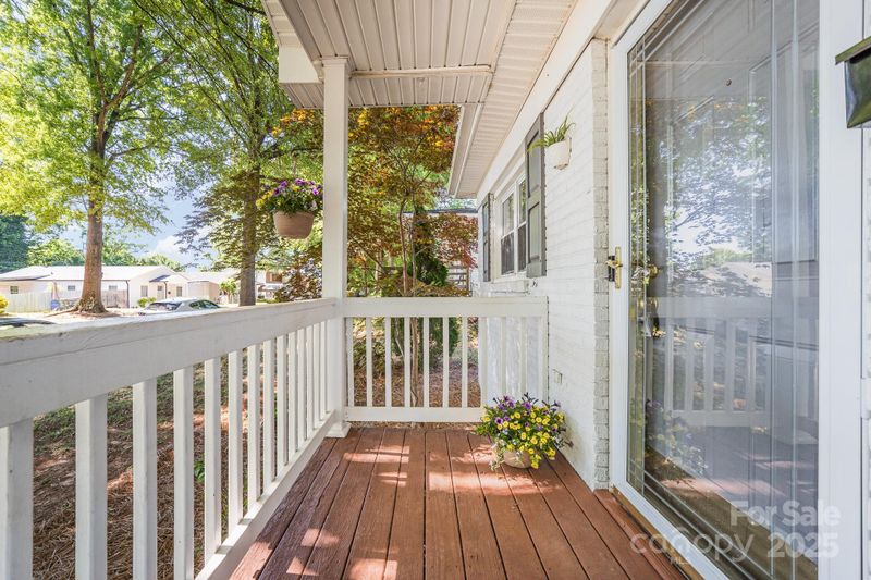 2109 Brewton Dr, Charlotte, NC 28206