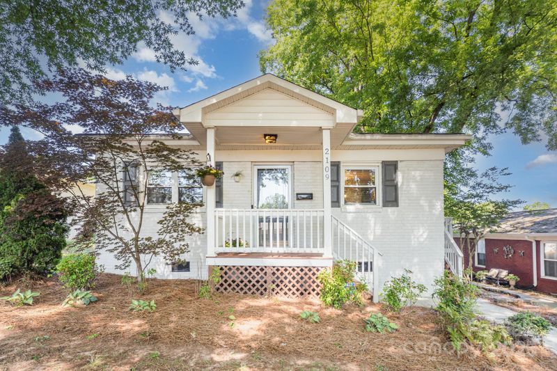 2109 Brewton Dr, Charlotte, NC 28206