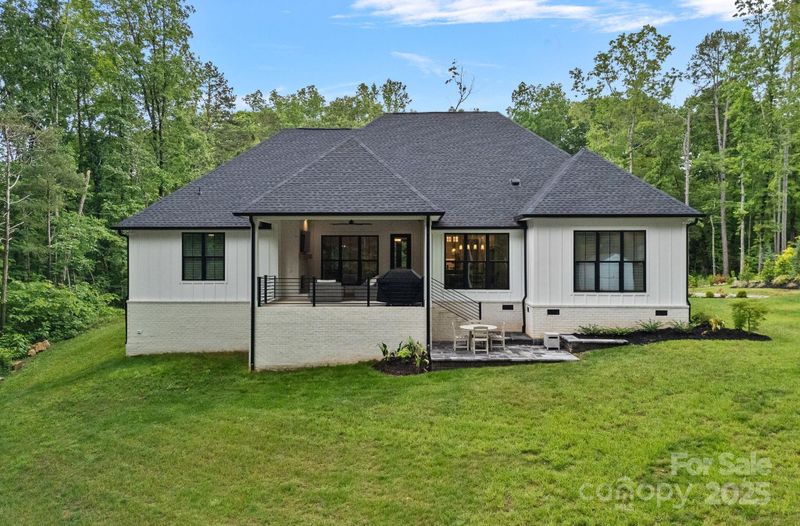 9564 Regent Dr, Davidson, NC 28036