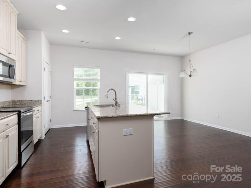 2448 Mariners Cove Ln, Denver, NC 28037
