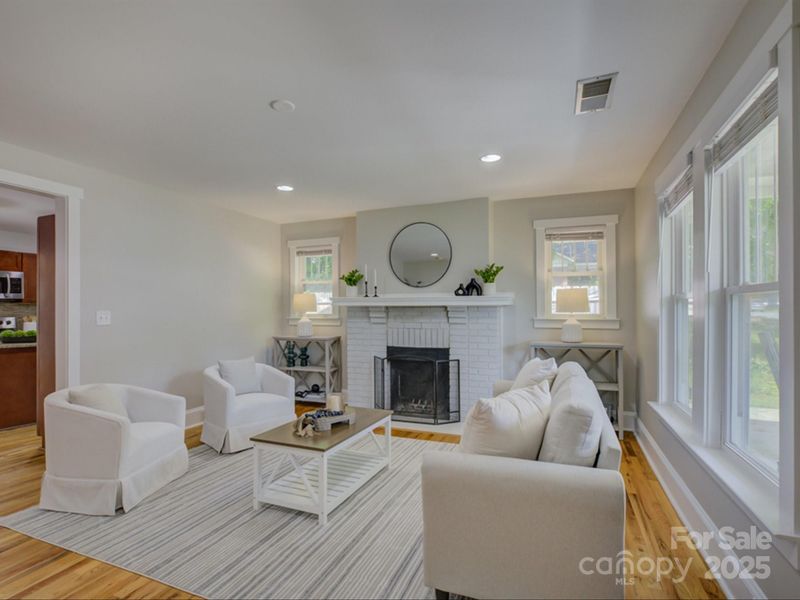 1324 E 35th St, Charlotte, NC 28205