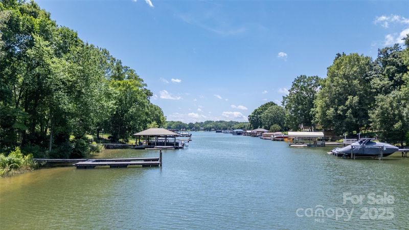 584 Williamson Rd, Mooresville, NC 28117