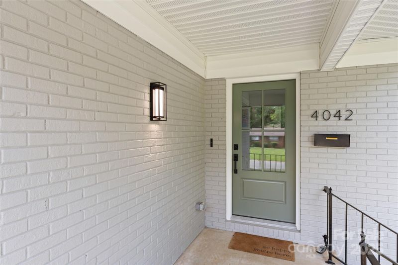 4042 Uppergate Ln, Charlotte, NC 28215