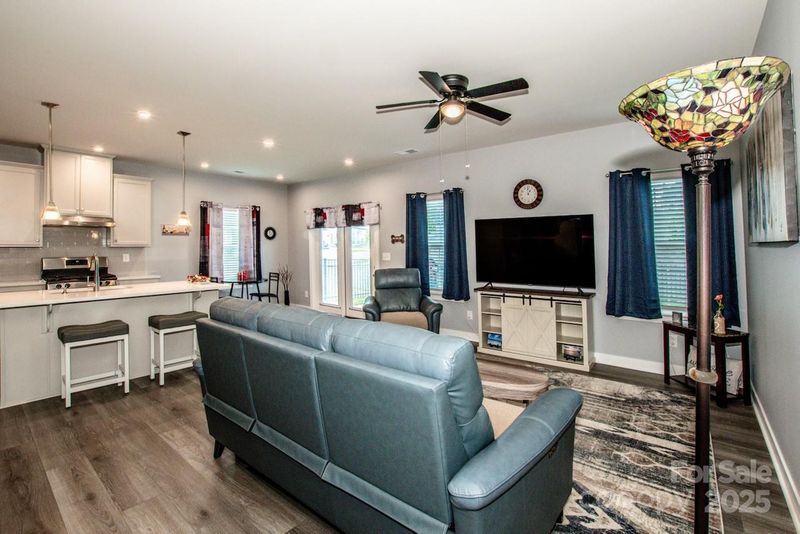 105 Chase View Ln, Troutman, NC 28166
