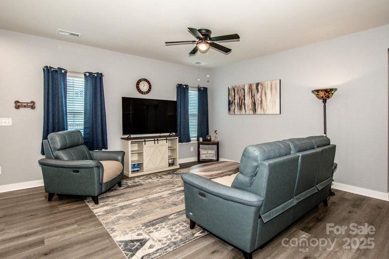 105 Chase View Ln, Troutman, NC 28166