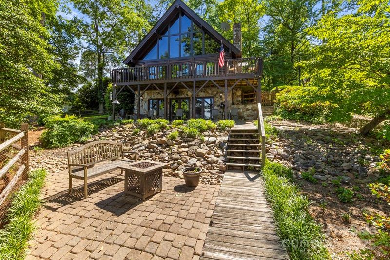 9289 Azalea Rd, Sherrills Ford, NC 28673