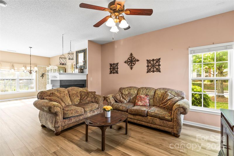 3129 Summerfield Ridge Ln, Matthews, NC 28105