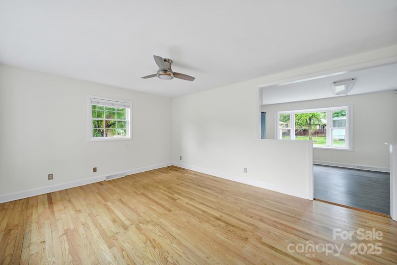 7412 Woodstream Dr, Charlotte, NC 28210