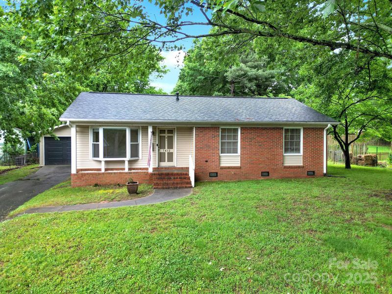 7412 Woodstream Dr, Charlotte, NC 28210