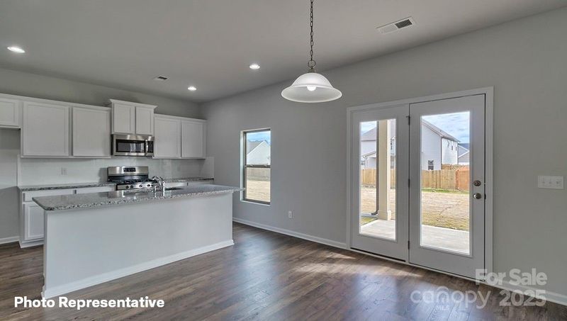 820 Candy Dr, Statesville, NC 28677