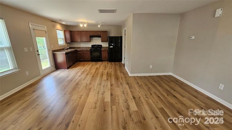 5823 Natick Dr, Charlotte, NC 28214