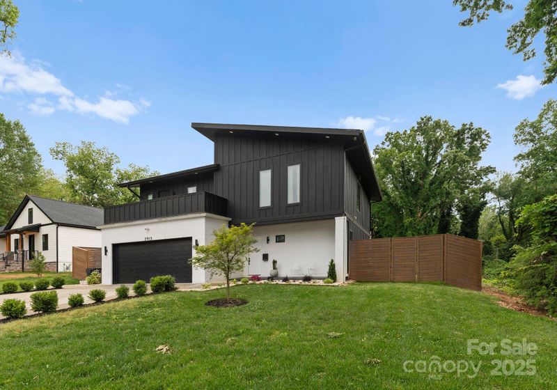 2913 Lake Ave, Charlotte, NC 28208