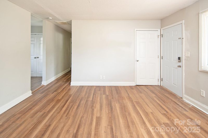 2409 Thornton Rd, Charlotte, NC 28208