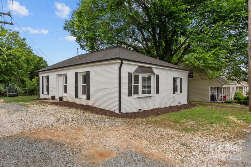 207 Eden St, Davidson, NC 28036